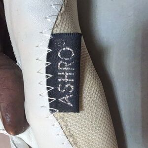 New size 12 white cowboy boots